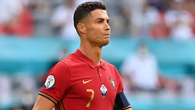Cristiano Ronaldo foi uma das caras que usou o conjunto de equipamentos histórico do Euro 2020, adornado com dois «patches» simultaneamente