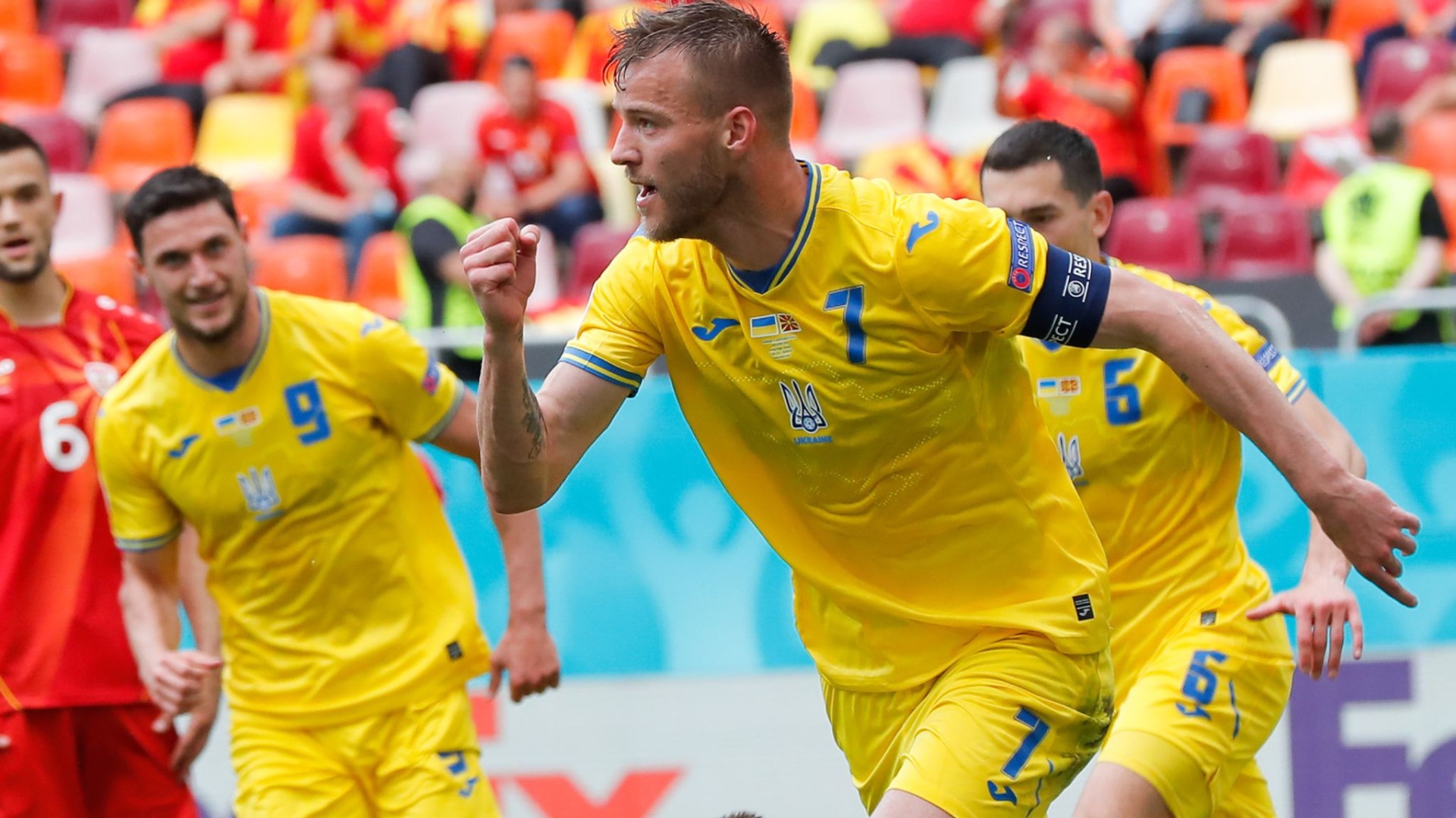 Camisola principal da Ucrânia na partida (Fase de Grupos) diante da Macedónia do Norte
