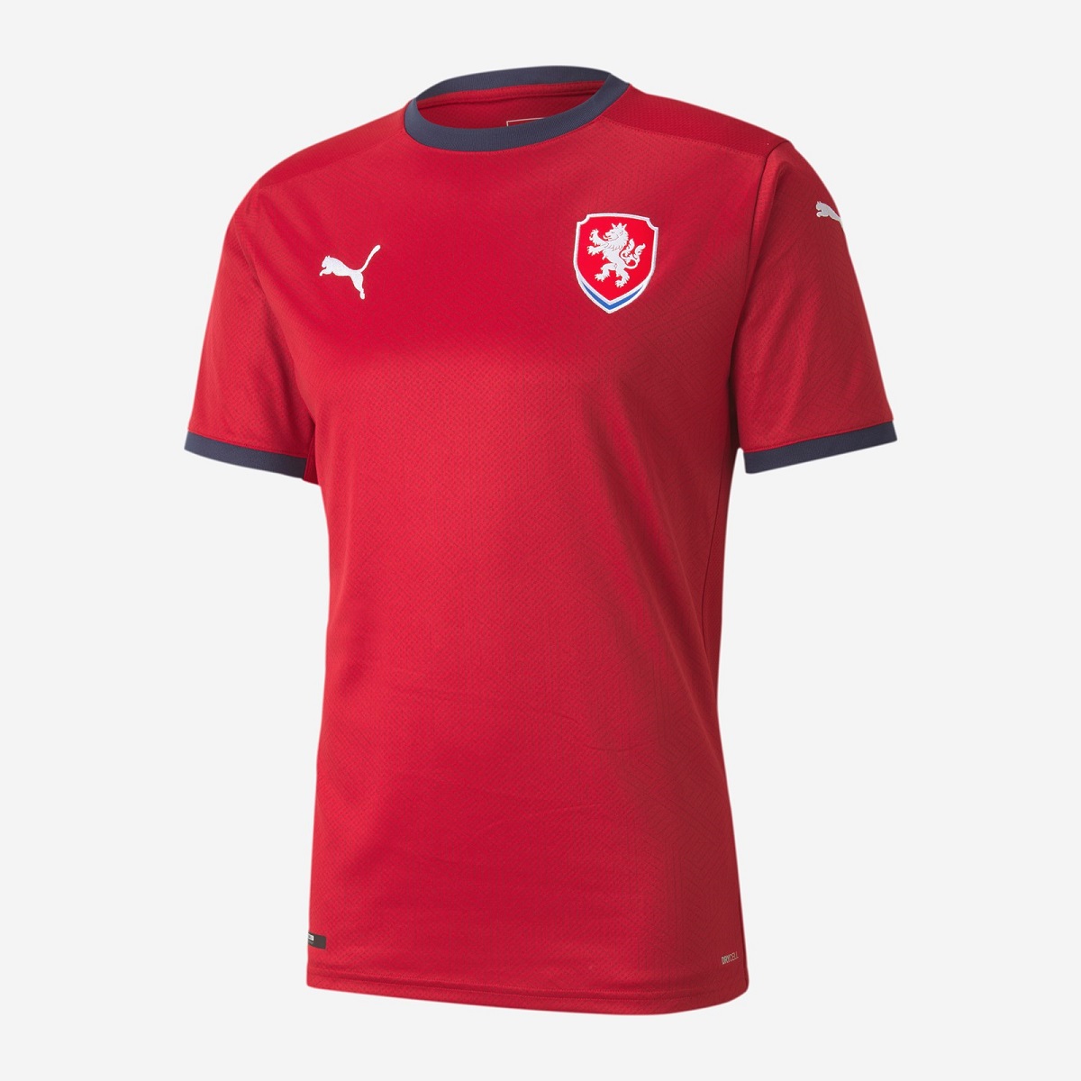 Camisola do equipamento principal checo mergulhada nos detalhes da Lipa/Tília