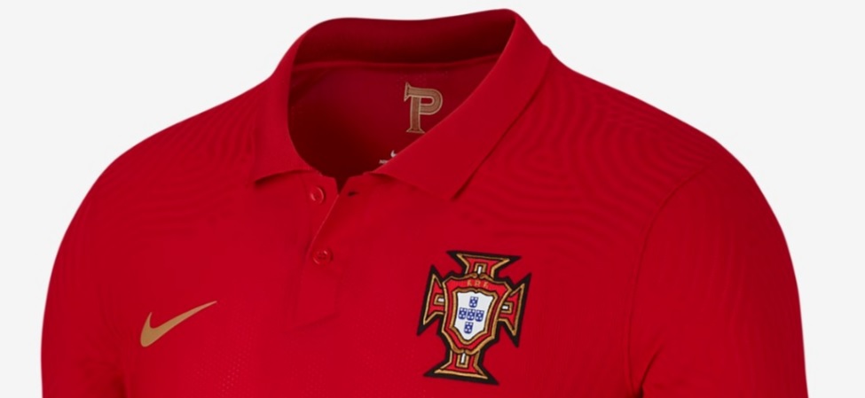 «P» de Portugal desenhado em dourado